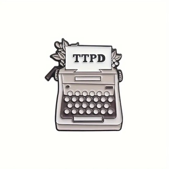 3/$25 Taylor Swift Pin - Picture 2 of 2